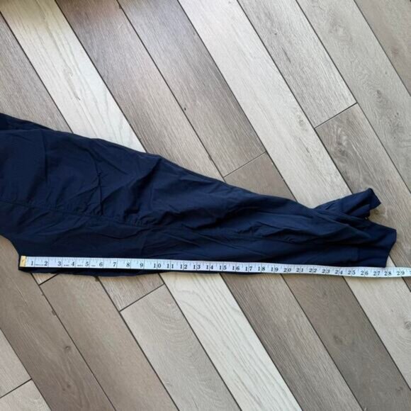 Navy lululemon joggers with pockets - Picture 5 of 6